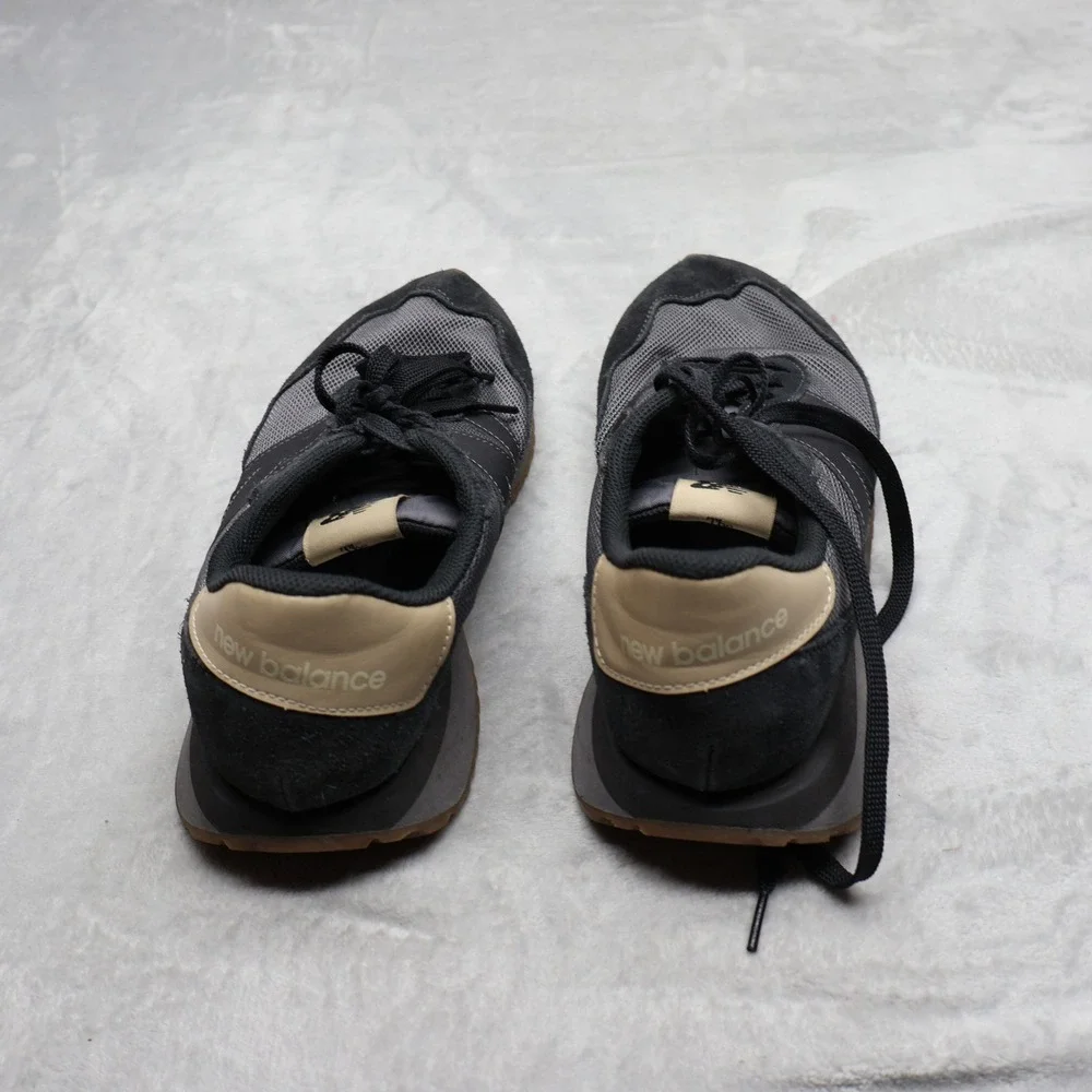 New Balance couple blemish